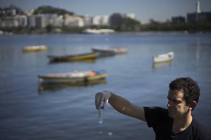 La contaminación de las aguas ha sido el gran tema a seguir en los últimos meses y este no da muestras de mejora. Foto: AP