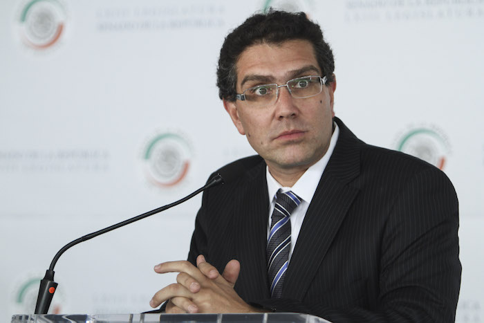 El Senador Armando Ríos Piter señaló que la ley de Obras deberá ser revisada. Foto: Cuartoscuro