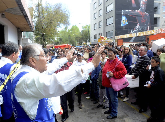 Elementos De Protección Civil Apoyaron En El Desalojo De La Arena México Foto Cuartoscuro