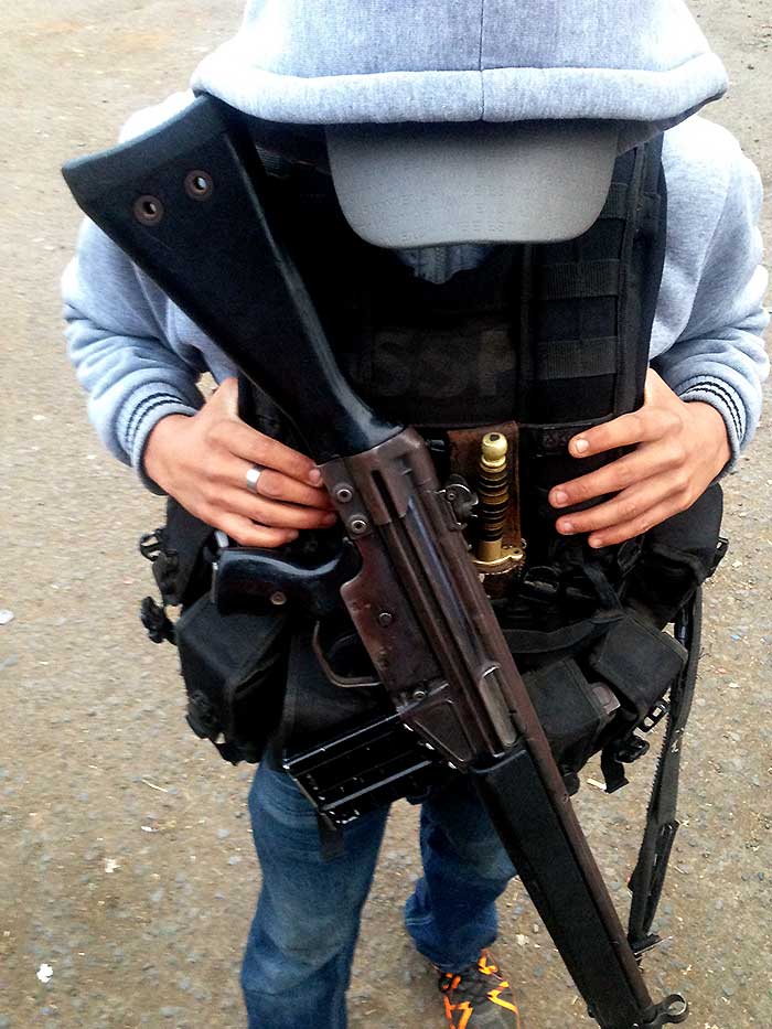 El Huacano Utiliza Un G De Heckler and Koch Pero Su Arma Favorita Es El Ak