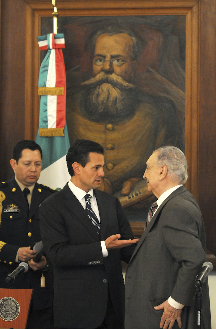 Gamboa procuró el bienestar de los agremiados a la CTM: Peña Nieto. Foto: Cuartoscuro