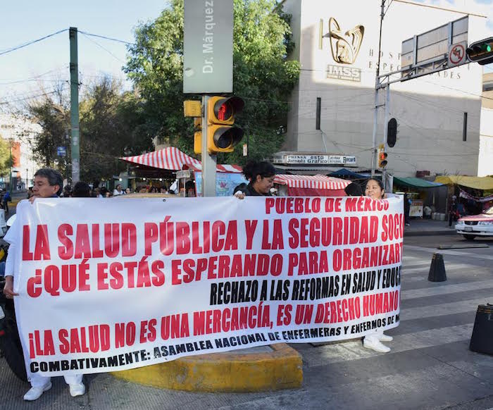 Mejoras Laborales Y Evitar La Privatización Del Sector Salud Exigieron Los Enfermeros En Su Día Foto Valentina López Sinembargo