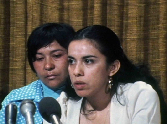 Madrigal Y Hernandez En Conferencia De Prensa Foto Nbc Universal Archives Httpwwwnomasbebesmoviecom