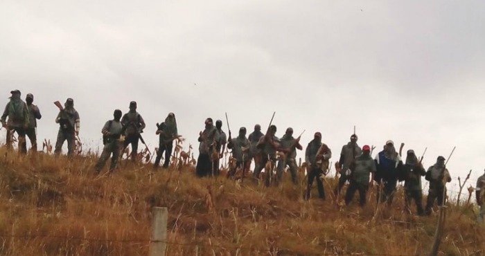 Policías Comunitarios De Apaxtla Y Teloloapan Con Armas De Bajo Calibre Instalaron Puestos De Vigilancia En Caminos De Terracería Que Conducen a La Cabecera Municipal De Teloloapan Foto El Sur