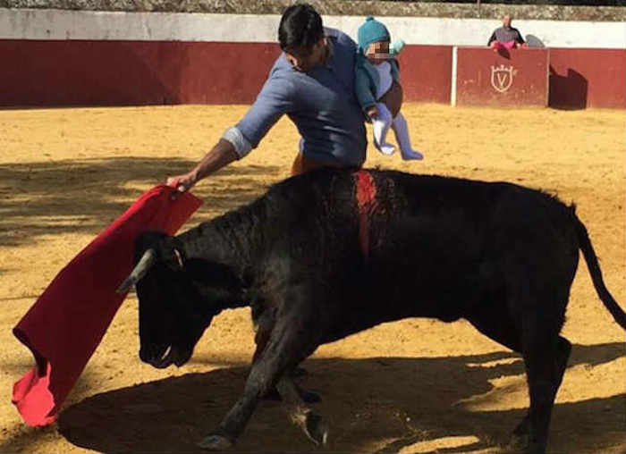 La Polémica Foto Del Torero Español Foto Especial