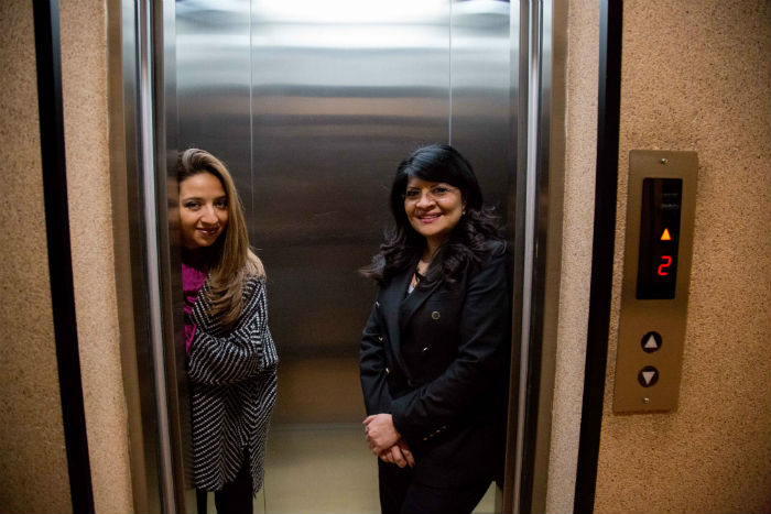 Dos Chicas Audaces Y Emprendedoras Que Han Cimbrado El Ambiente Literario Local Foto Francisco Cañedo Sinembargo