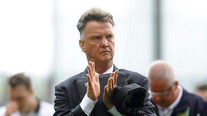 Van Gaal ha tenido problemas para ser constante con el ManU. Foto: EFE