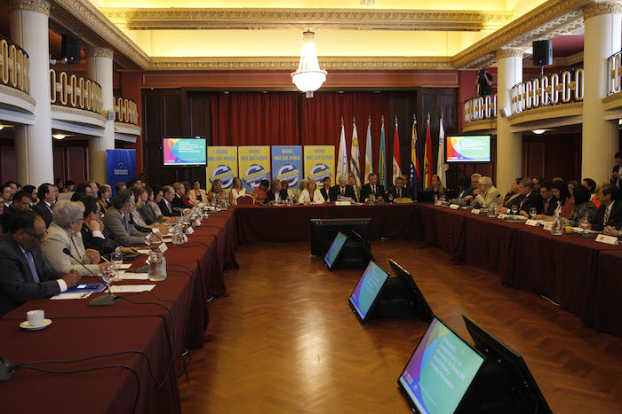 Vista General De La Reunión De Ministros De Salud De Países Integrantes Del Mercosur Y La Celac Para Discutir El Avance Del Zika En La Región En La Sede Del Mercosur De Montevideo Uruguay Foto Efe