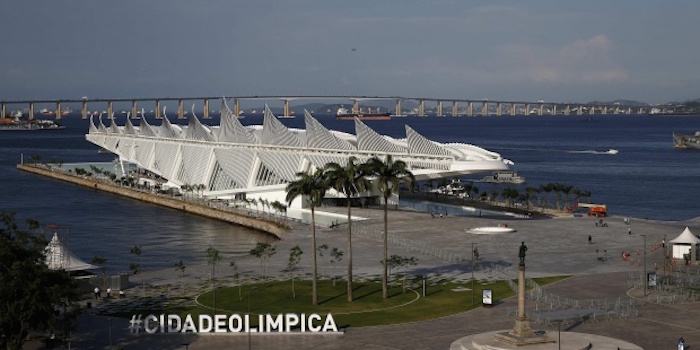 La sede de las olimpiadas de verano ha presentado un problema tras otro y cada vez falta menos para que inicien las competencias. Foto: EFE