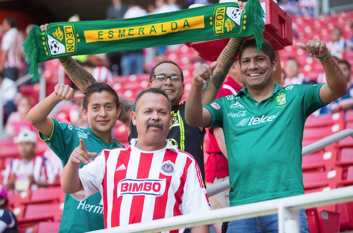 La afición local castigó a su equipo al finalizar el encuentro. Foto: @clubleonfc