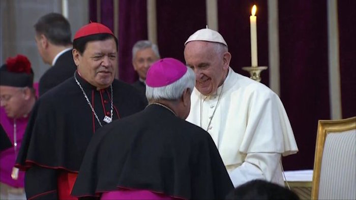 El Papa se reunió en la Catedral Metropolitana con obispos mexicanos a quienes les dirigió un mensaje. Foto: Twitter @ConElPapa