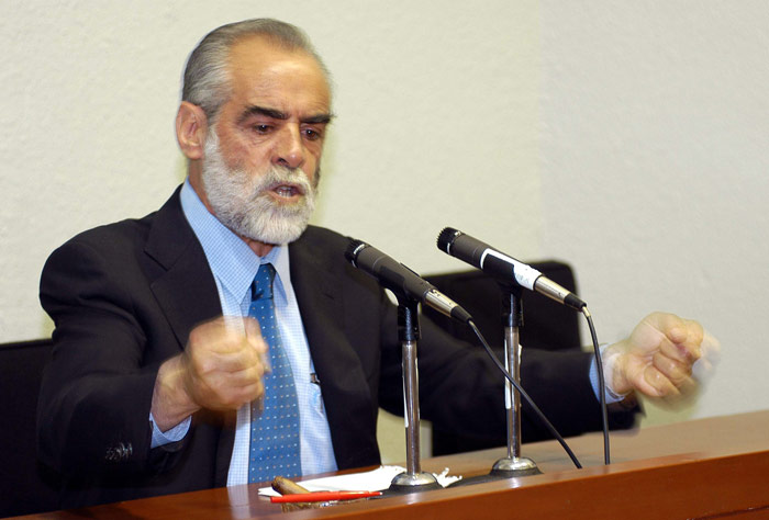 15 de marzo de 2004. El Senador Diego Fernandez de Cevallos ofrece conferencia de prensa en la que sale en defensa del empresario Carlos Ahumada. Foto: Cuartoscuro