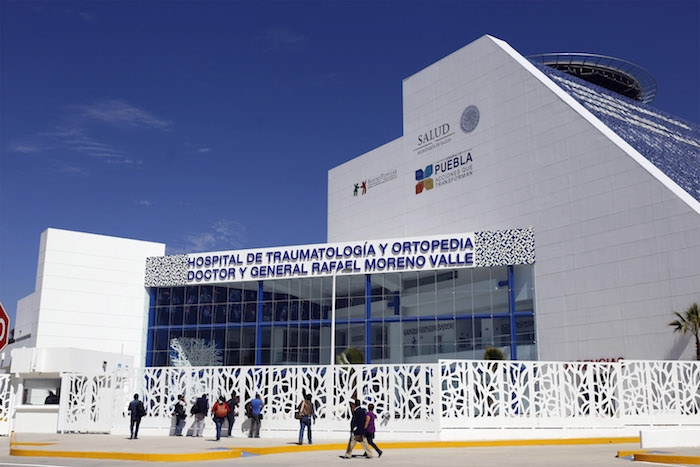 El Gobernador Rafael Moreno Valle Y El Presidente Enrique Peña Nieto Inauguraron Hoy El Hospital General Rafael Moreno Valle Nombrado Así En Honor Al Abuelo Del Mandatario Foto Cuartoscuro