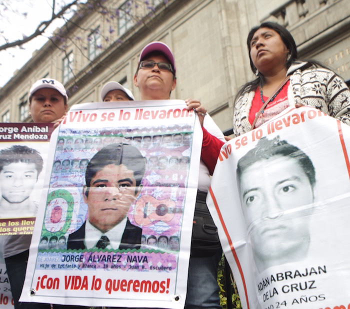 La Tarde De Este Viernes De Febrero Se Lleva a Cabo Un Mitin Frente a La Scjn Para Exigir Justicia Por Los Normalistas De Ayotzinapa a Meses De Su Desaparición Foto Cuartoscuro