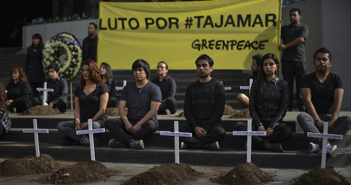 Activistas De Greenpeace Se Manifestaron Frente a Las Oficinas Del Fondo Nacional De Fomento Al Turismo fonatur Para Exigir La Cancelación Del Proyecto Malecón Tajamar En Cancún Foto Cuartoscuro