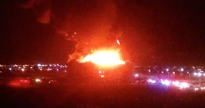 El Centro De Espectáculos Coliseo Centenario En Torreón Coahuila Al Momento De Incendiarse Foto Especial