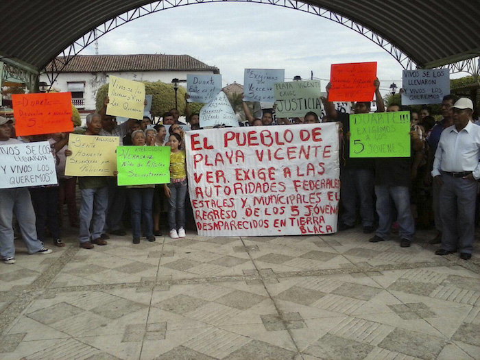 Las Familias De Las Víctimas De Desaparición Forzada En Potrero Nuevo De Dijeron Que Como a Los De Playa Vicente a Sus Familiares También Se Los Llevaron Policías Foto Cuartoscuroarchivo