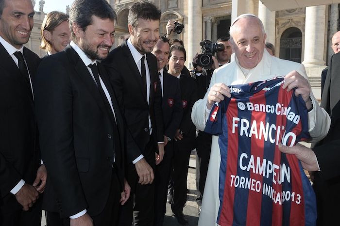 El Papa Es Socio Del Club Argentino San Lorenzo Foto Efe