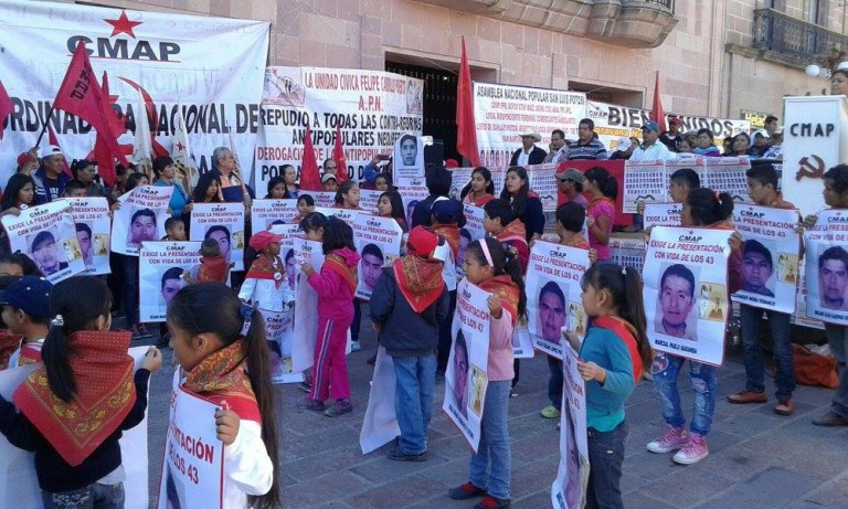 La Recepción a Los Padres De Los Normalistas Desaparecidos Foto Lourdes Chávez El Sur