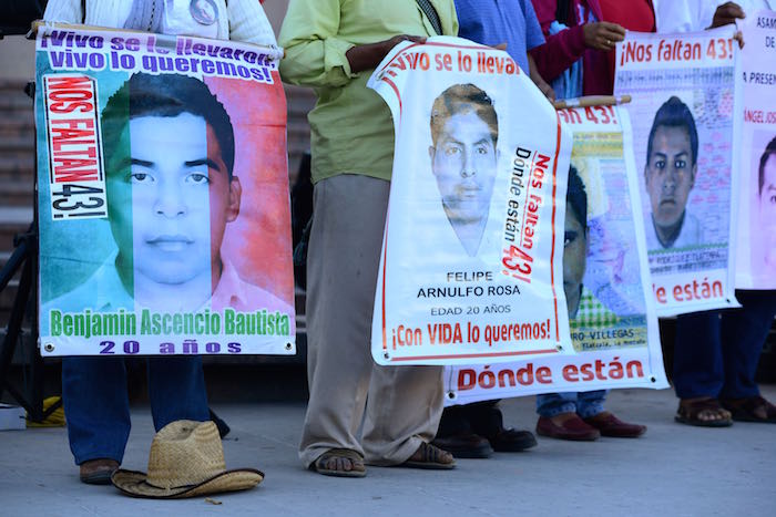 Analistas citaron la desaparición de los 43 estudiantes de Ayotzinapa como un caso representativo de la crisis. Foto: Cuartoscuro