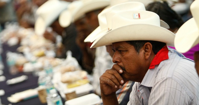 Indígenas de la Tribu Yaqui procedentes de Sonora se han manifestado en contra de la construcción del Acueducto. Foto: Cuartoscuro/Archivo