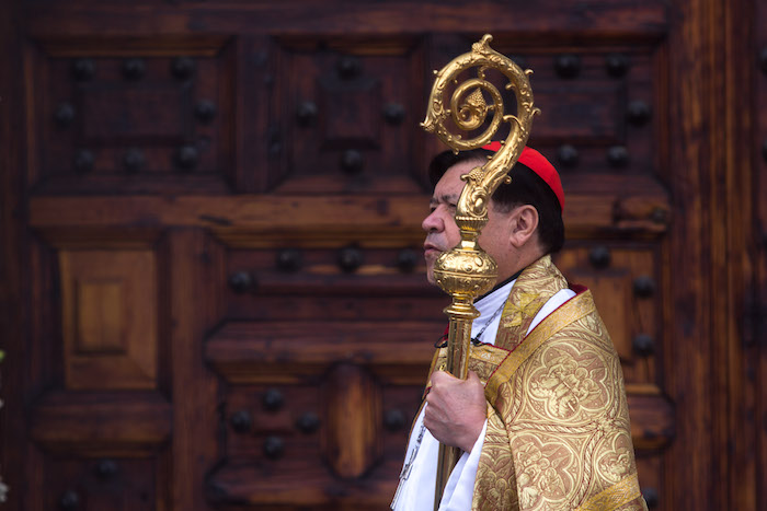 Norberto siempre ha jugado con la exhibición de una carta: su posible candidatura papal, lo que es considerado "imposible" por algunos expertos religiosos. Foto: Cuartoscuro 