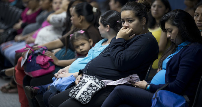 Embarazadas Esperan Para Su Control Médico Mensual En Una Maternidad Del Seguro Social En Ciudad De Guatemala El Martes De Febrero De Según El Gobierno Guatemalteco No Ha Habido Informes De Mujeres Embarazadas Afectadas Por El Virus Del Zika Foto Ap