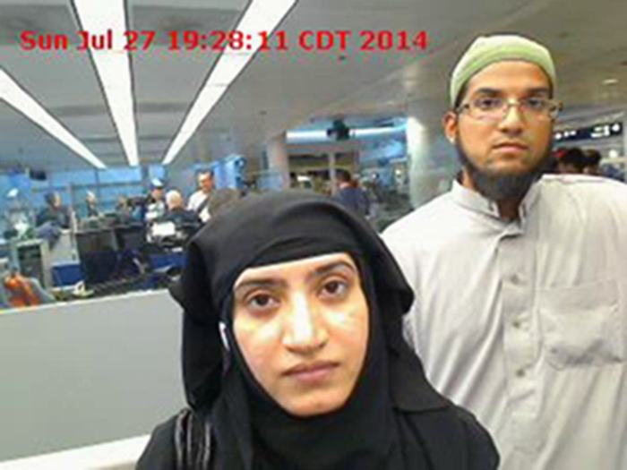 Tashfeen Malik, izquierda, y Syed Farook, en el Aeropuerto Internacional O'Hare en Chicago. Una jueza federal ordenó el martes 16 de febrero de 2016 a Apple que ayude al gobierno de Estados Unidos a infiltrarse en el iPhone perteneciente a uno de los agresores del tiroteo de San Bernardino, California. Foto: AP