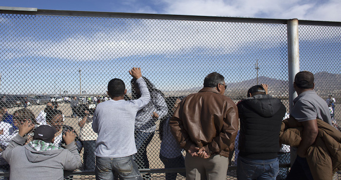 Familiares de migrantes se reunieron en la frontera por la visita del Papa. Foto: Xinhua