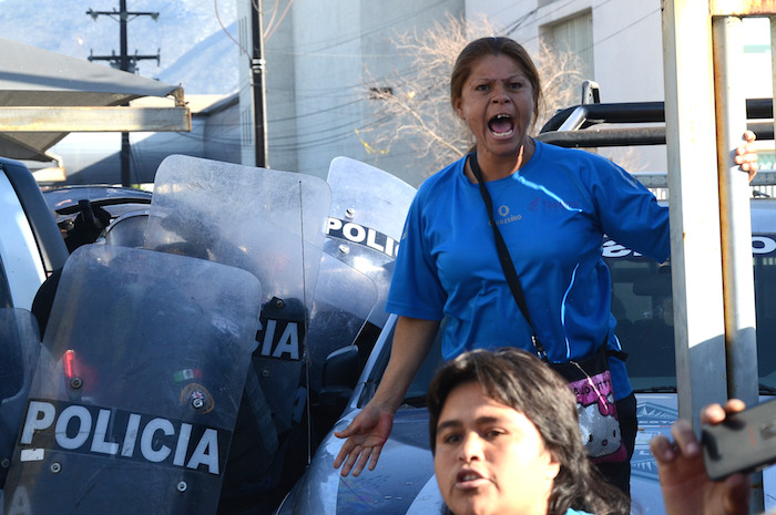 Una Familiar De Un Preso Protesta Frente Al Centro Penitenciario De Topo Chico Foto Xinhua