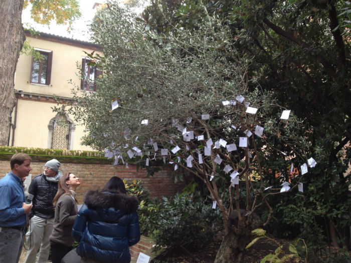 El árbol de los deseos de Yoko Ono. Foto: Another Company