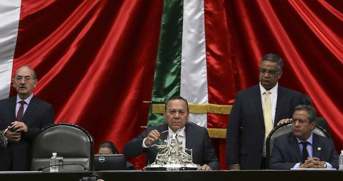 Jesús Zambrano, presidente de la mesa directiva de la Cámara de Diputados, al inicio de una sesión ordinaria en San Lázaro. Foto: Cuartoscuro.