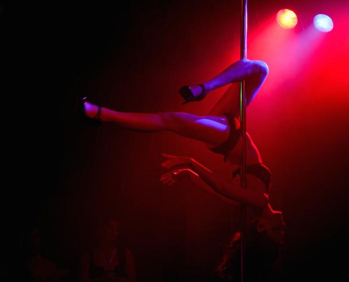 El Pole Dance Podrá Ser La Mejor Medicina Para La Falta De Autoestima Foto Vice