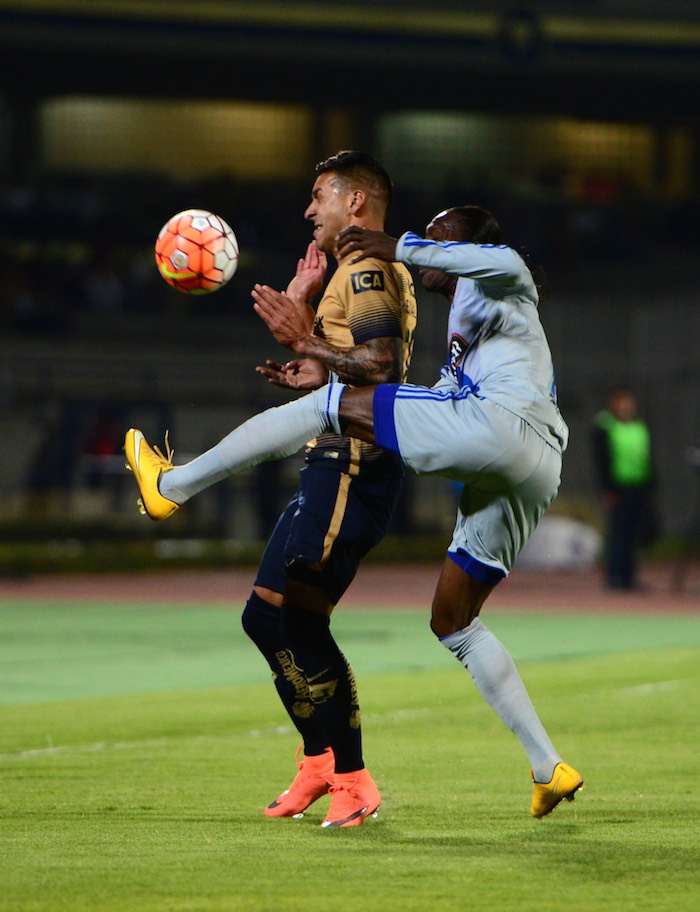 Los Pumas De La Unam Recibieron Al Equipo Ecuatoriano Emelec En El Estadio Olímpico Universitario Foto Cuartoscuro