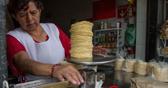 Durante enero de 2016 y los primeros días de febrero, el precio de la tortilla mostró un incremento en algunos establecimientos del país. Foto: Cuartoscuro. 