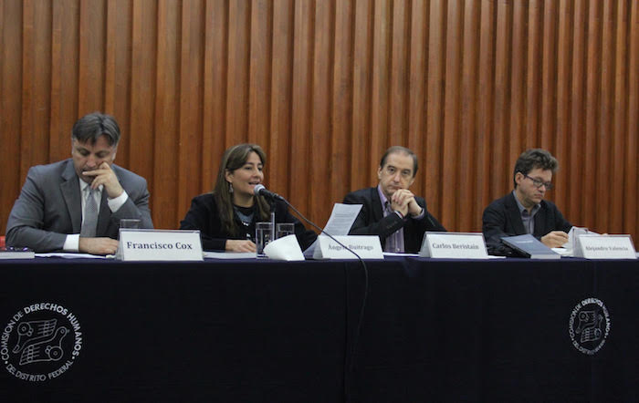 Los integrantes del Grupo Interdisciplinario de Expertos Independientes de la CIDH, Francisco Cox, Ángela Huitrago, Carlos Beristain y Alejandro Valencia durante conferencia de prensa para informar avances en la investigación del caso Ayotzinapa. Foto: Francisco Cañedo, SinEmbargo