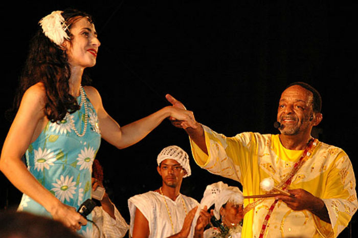 Con Marisa Monte. Foto: Página oficial de Naná Vasconcelos