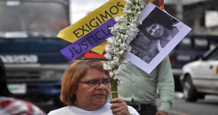 Grupos Feministas Y Amigos De La Líder Indígena Hondureña Berta Cáceres En Protesta Foto Archivoefe