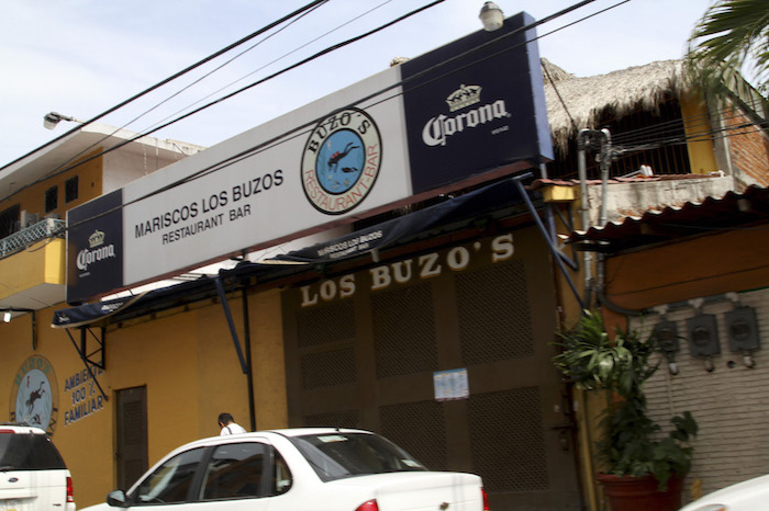 Tras El Ataque Del Domingo En Un Comunicado Subido a La Página Oficial De Facebook los Buzos Restaurant bar Se Informa a Los Clientes Que Las Sucursales Estarán Cerradas Hasta Nuevo Aviso Foto Cuartoscuro