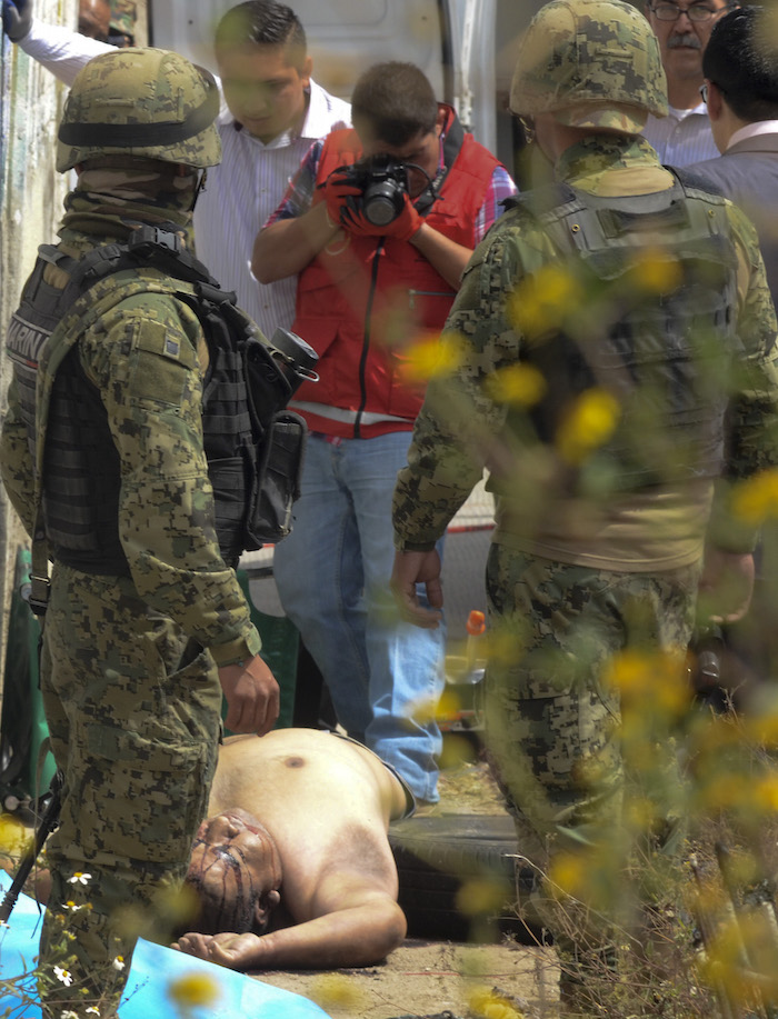 Un Hombre Fue Asesinado a Balazos En La Calle De Bulevar De Río De Los Remedios Y El Circuito Mexiquense Foto Cuartoscuro