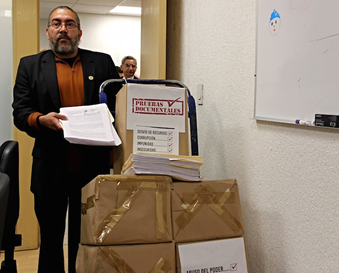 Morena presentó su propia solicitud de juicio político en contra de Duarte de Ochoa, que se suma a la ya presentada el martes por el PAN y el PRD. Foto: Luis Barrón, SinEmbargo