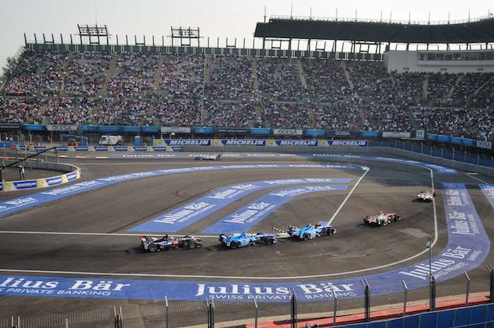 Onoplazas Eléctricos Durante La Carrera De La Fórmula E En El Circuito Del Autódromo Hermanos Rodríguez Foto Cuartoscuro