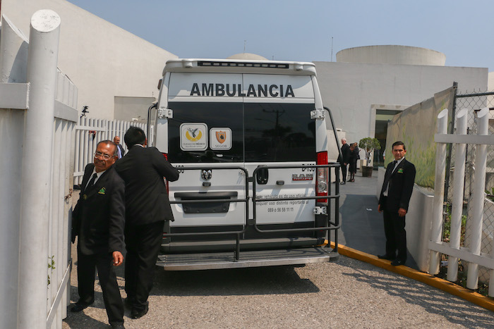 Personal De Seguridad Penitenciaria Custodiaron a La Ex Lideresa Del Snte Elba Esther Gordillo a La Funeraria Donde Velaron Los Restos De Su Hija Mónica Arriola Gordillo En La Zona De Santa Fe Foto Cuartoscuro