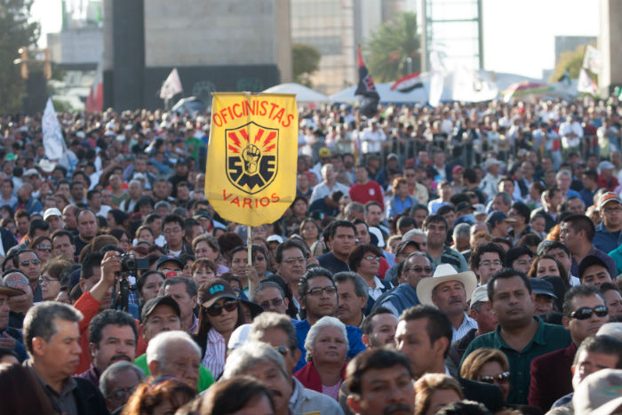 El 20 de noviemnre de 2012, los sindicatos independientes se manifestaron en contra de los cambios a la Ley Laboral.