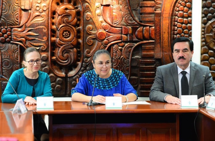 La Rectora De La Uv Sara Ladrón Ofreció Hoy Una Conferencia De Prensa Foto Uv