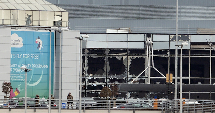 Vista De La Fachada Dañada Del Aeropuerto De Bruselas Foto Archivoxinhua