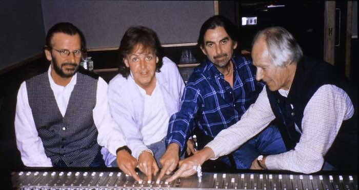 En La Imagen Paul Mccartneyringo Starr George Harrison Miembros De Los Beatles Y El Productor George Martin En Los Estudios De Abbey Road Foto Efe