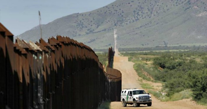 Mil Y Mil Millones De Dólares Y Han Rechazado Su Afirmación De Que Podría Financiarse Reduciendo El Déficit Fiscal De Estados Unidos Con México Foto Ap