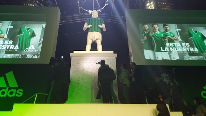 Presentación del nuevo uniforme de la Selección Mexicana. Foto: Twitter vía @miseleccionmx