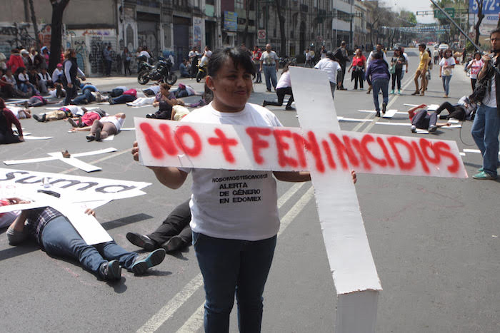 Las Mujeres También Protestaron En La Sede Nacional Del Pri En La Ciudad De México Foto Valentina López Sinembargo